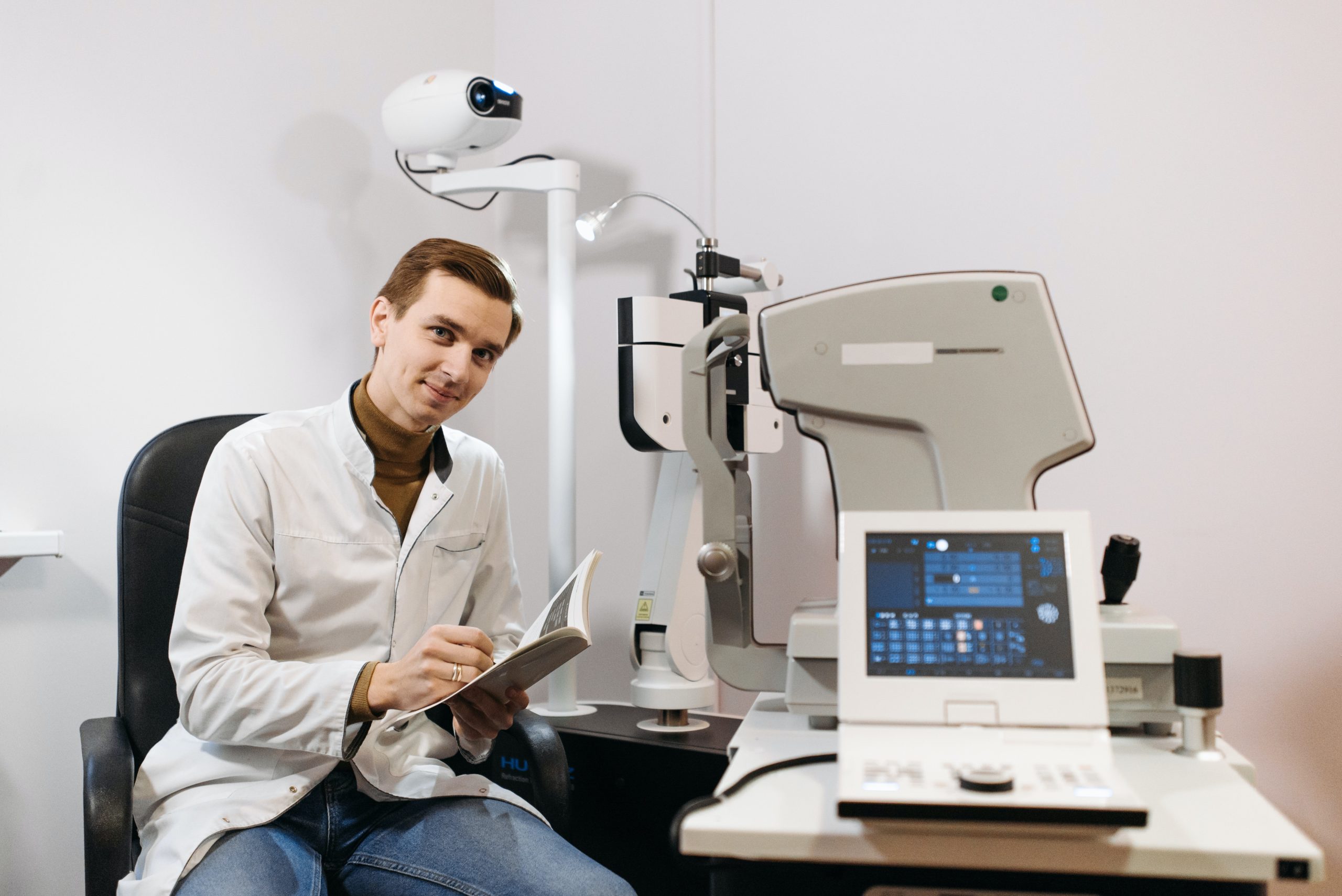 Badanie wzroku w Olsztynie — Jakie badania podstawowe można wykonać u optyka